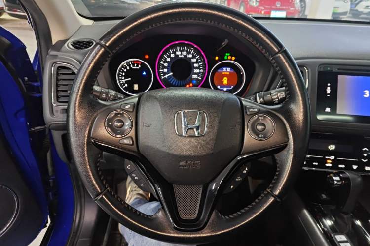 Used Honda Vezel 2015 1.8L CVT 2WD Luxury Model Steering Wheel