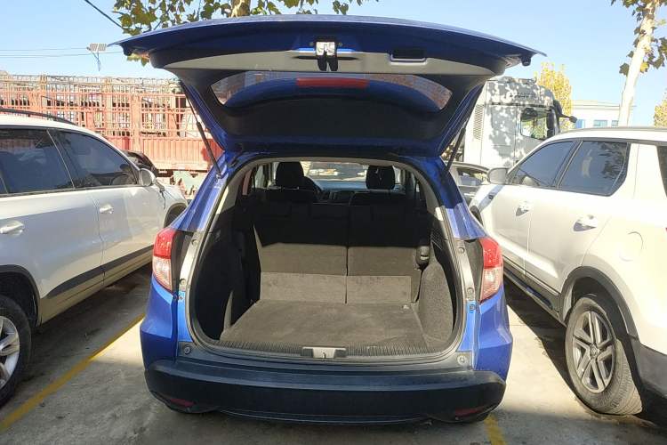 Used Honda Vezel 2015 1.5L CVT two-wheel drive Comfort trim Trunk
