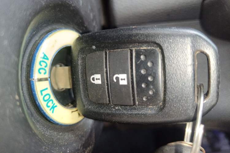 Used Honda Vezel 2015 1.5L CVT two-wheel drive Comfort trim Vehicle Key