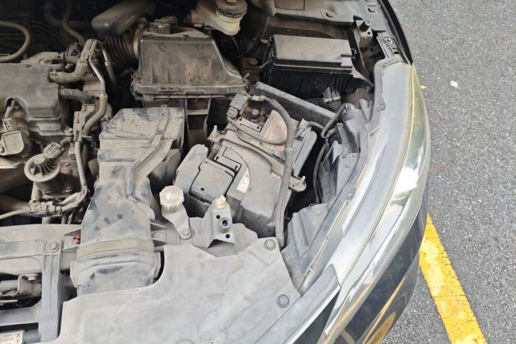 Used Honda Vezel 2015 1.8L CVT 2WD Luxury Model Engine Bay Left