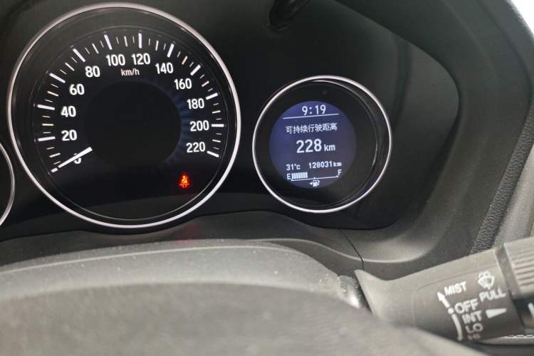 Used Honda Vezel 2015 1.8L CVT 2WD Luxury Model Odometer Close Up