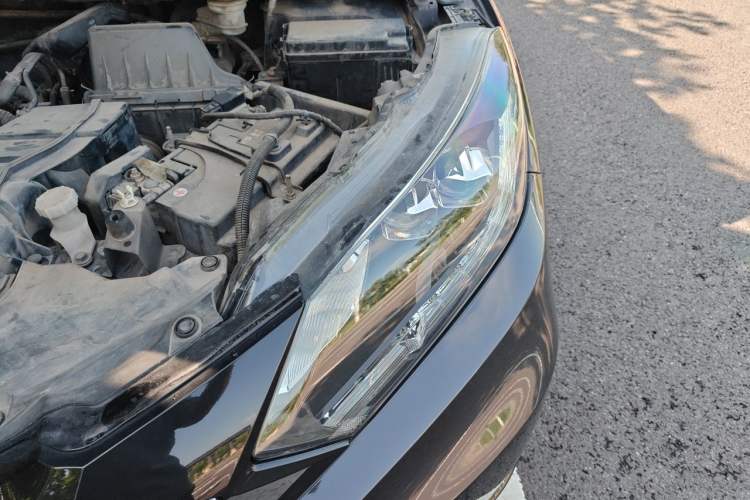 Used Honda Vezel 2015 1.8L CVT 2WD Luxury Model Engine Bay Left