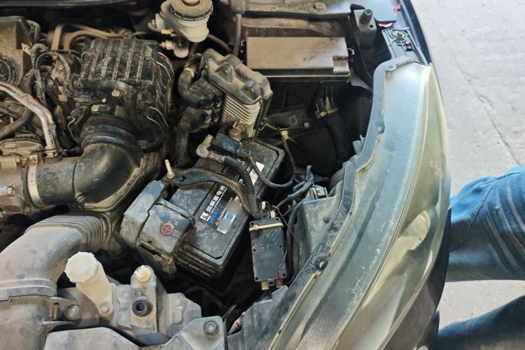 Used Honda Vezel 2015 1.5L CVT two-wheel drive Comfort trim Engine Bay Left