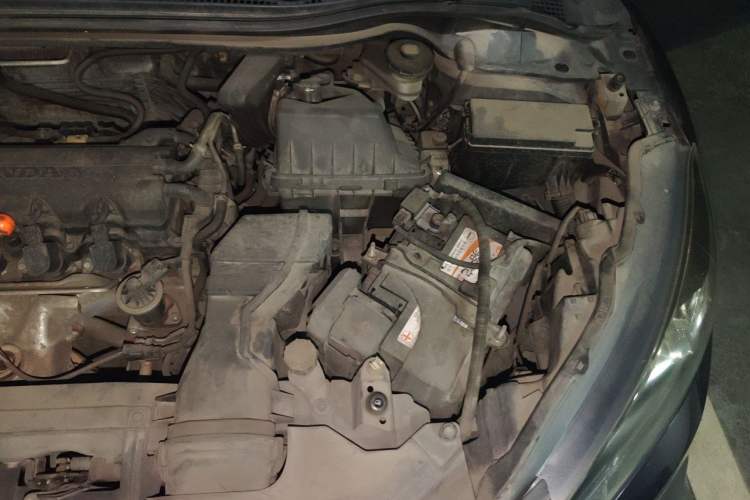 Used Honda Vezel 2015 1.8L CVT 2WD Luxury Model Engine Bay Left