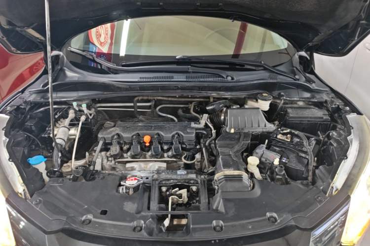 Used Honda Vezel 2015 1.8L CVT 2WD Luxury Model Engine Bay