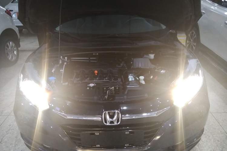 Used Honda Vezel 2015 1.8L CVT 2WD Luxury Model Engine Bay