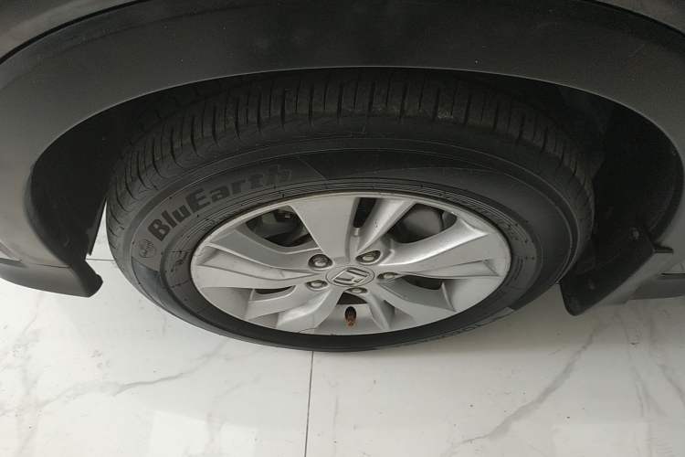 Used Honda Vezel 2015 1.5L CVT two-wheel drive Comfort trim Exterior 2