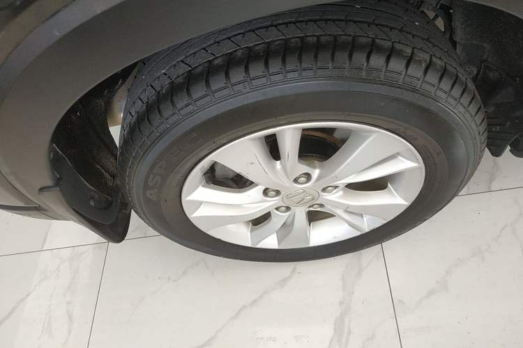 Used Honda Vezel 2015 1.5L CVT two-wheel drive Comfort trim Exterior 3