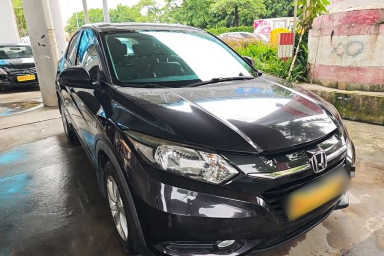 Used Honda Vezel 2015 1.5L CVT two-wheel drive Comfort trim Front Right 45 Deg