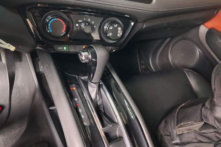 Used Honda Vezel 2015 1.5L CVT two-wheel drive Comfort trim Gear Lever