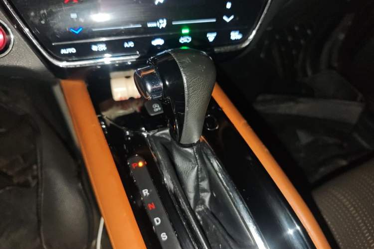 Used Honda Vezel 2015 1.8L CVT 2WD Luxury Model Gear Lever