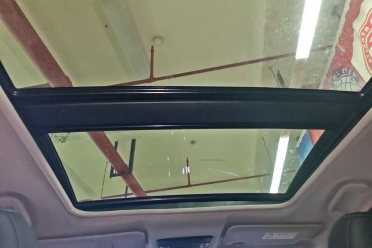 Used Honda Vezel 2015 1.8L CVT 2WD Luxury Model Headliner