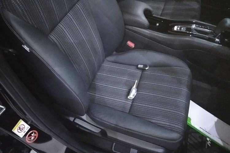 Used Honda Vezel 2015 1.8L CVT 2WD Luxury Model Right Front Seat
