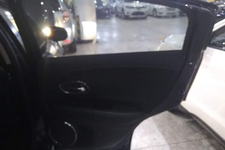 Used Honda Vezel 2015 1.8L CVT 2WD Luxury Model Right Rear Door Interior