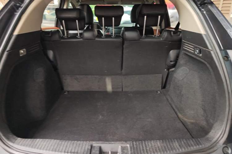 Used Honda Vezel 2015 1.5L CVT two-wheel drive Comfort trim Trunk