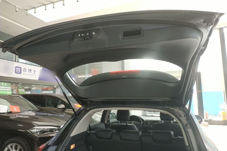 Used Honda Vezel 2015 1.5L CVT two-wheel drive Comfort trim Trunk