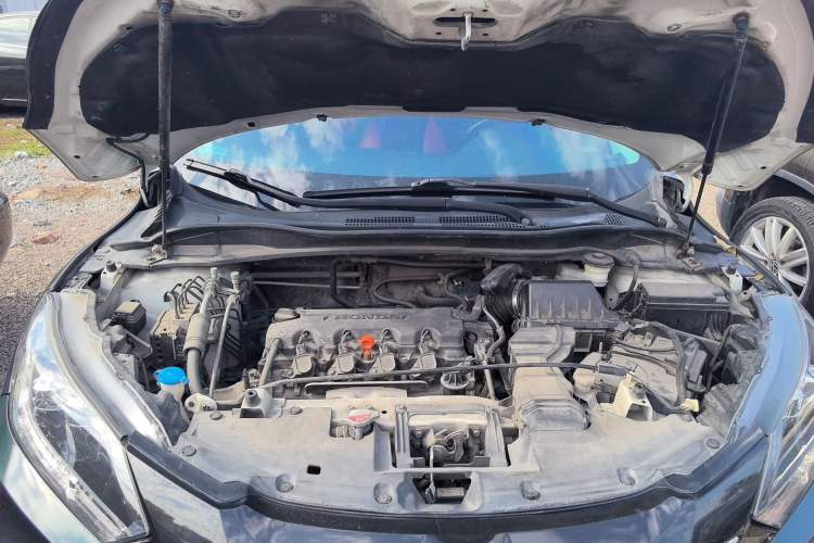 Used Honda Vezel 2015 1.8L CVT 2WD Luxury Model Engine Bay