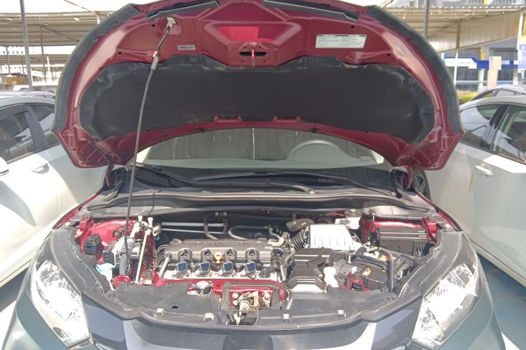 Used Honda Vezel 2015 1.8L CVT 2WD Elite Model Engine Bay