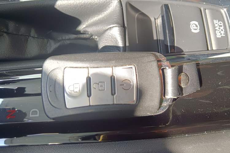 Used Honda Vezel 2015 1.8L CVT 2WD Elite Model Vehicle Key