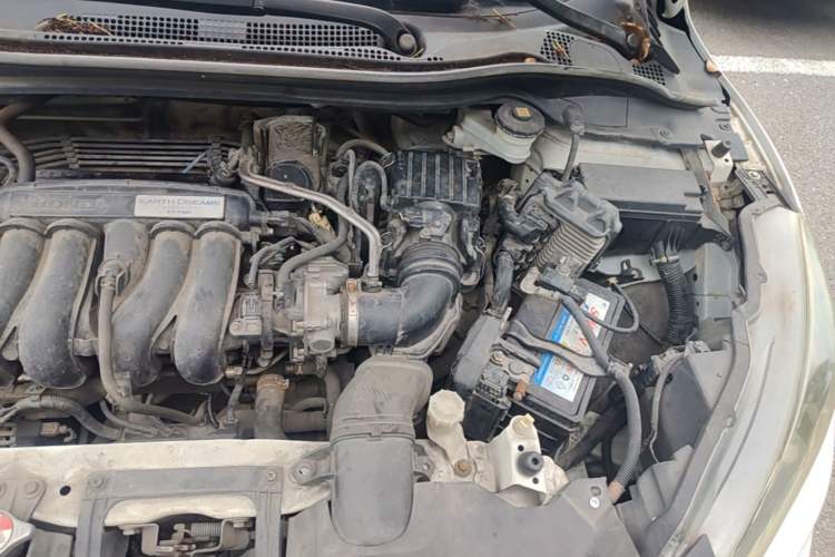 Used Honda Vezel 2015 1.5L CVT two-wheel drive Comfort trim Engine Bay Left