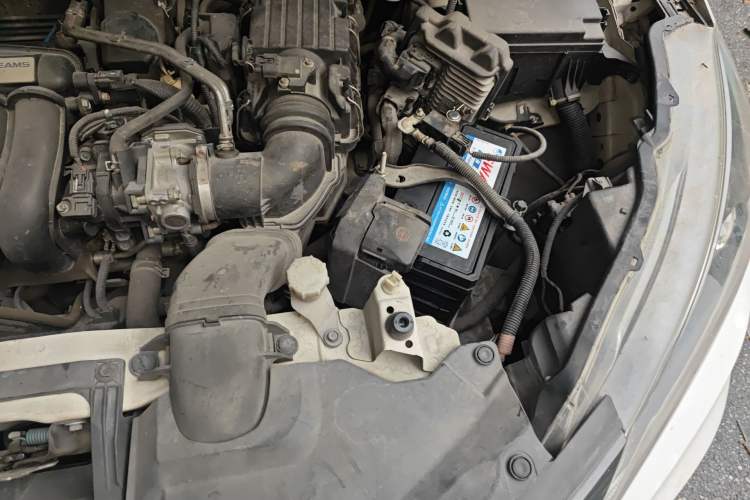 Used Honda Vezel 2015 1.5L CVT two-wheel drive Comfort trim Engine Bay Left