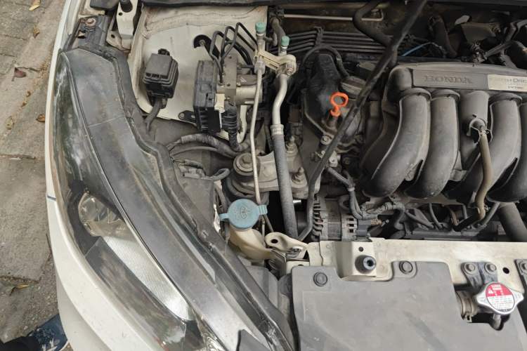 Used Honda Vezel 2015 1.5L CVT two-wheel drive Comfort trim Engine Bay Right