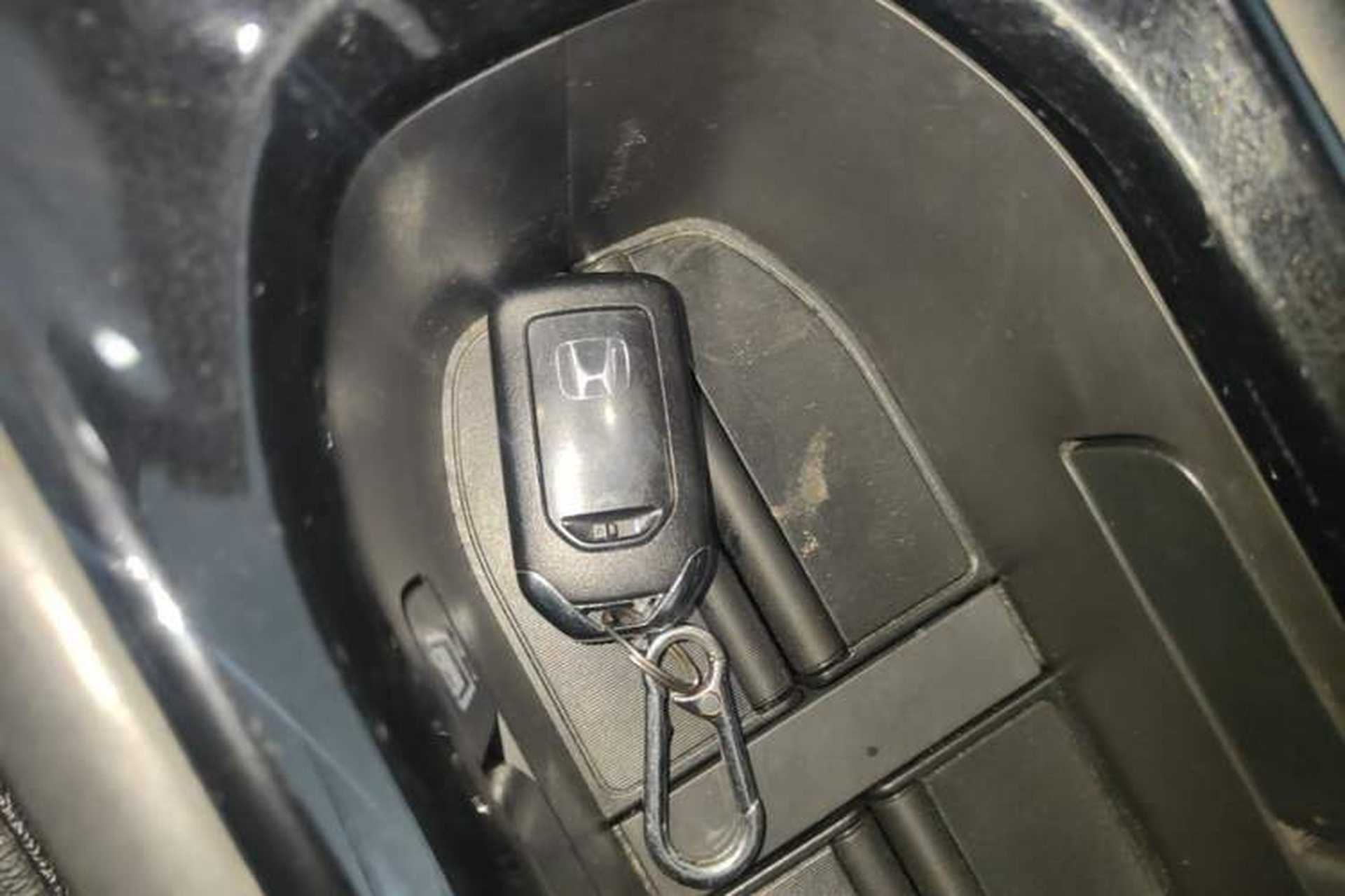 Used Honda Vezel 2015 1.8L CVT 2WD Luxury Model Vehicle Key