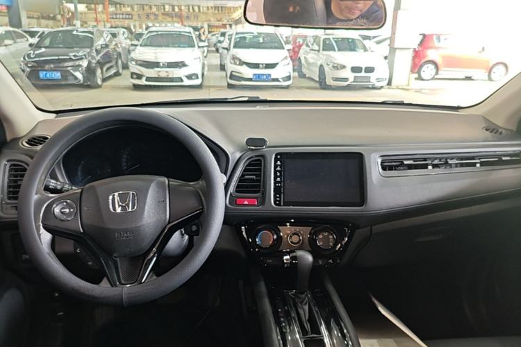 Used Honda Vezel 2015 1.5L CVT two-wheel drive Comfort trim Center Console