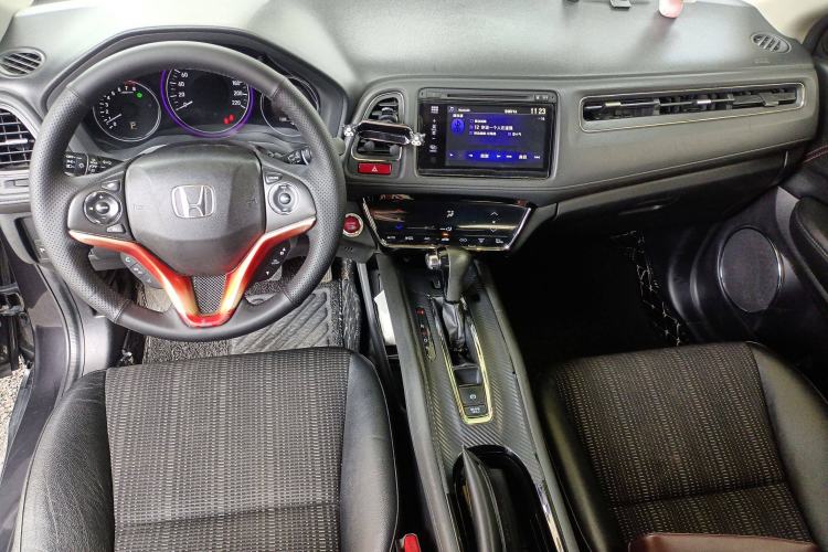 Used Honda Vezel 2015 1.8L CVT 2WD Luxury Model Center Console