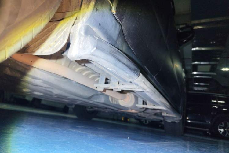 Used Honda Vezel 2015 1.5L CVT two-wheel drive Comfort trim Chassis Rear Right