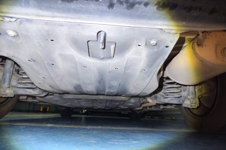 Used Honda Vezel 2015 1.5L CVT two-wheel drive Comfort trim Chassis Rear
