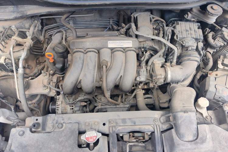 Used Honda Vezel 2015 1.5L CVT two-wheel drive Comfort trim Engine Bay