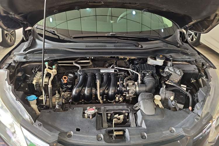 Used Honda Vezel 2015 1.5L CVT two-wheel drive Comfort trim Engine Bay