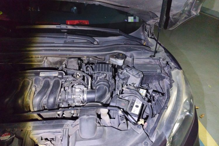 Used Honda Vezel 2015 1.5L CVT two-wheel drive Comfort trim Engine Bay Left