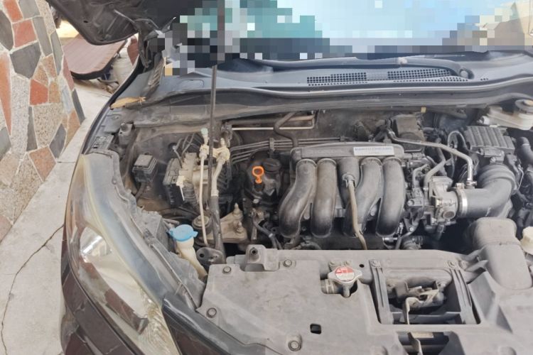 Used Honda Vezel 2015 1.5L CVT two-wheel drive Comfort trim Engine Bay Right