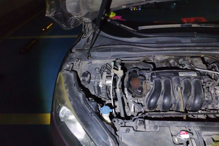 Used Honda Vezel 2015 1.5L CVT two-wheel drive Comfort trim Engine Bay Right