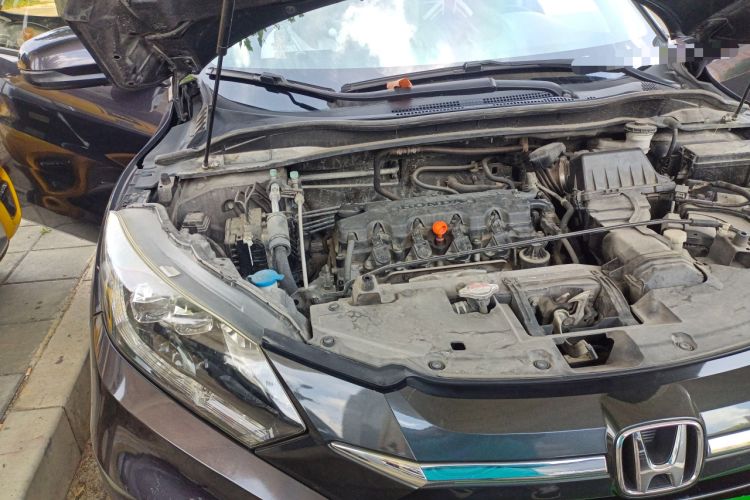 Used Honda Vezel 2015 1.8L CVT 2WD Luxury Model Engine Bay Right