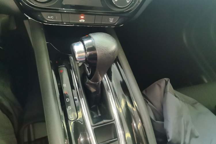 Used Honda Vezel 2015 1.5L CVT two-wheel drive Comfort trim Gear Lever