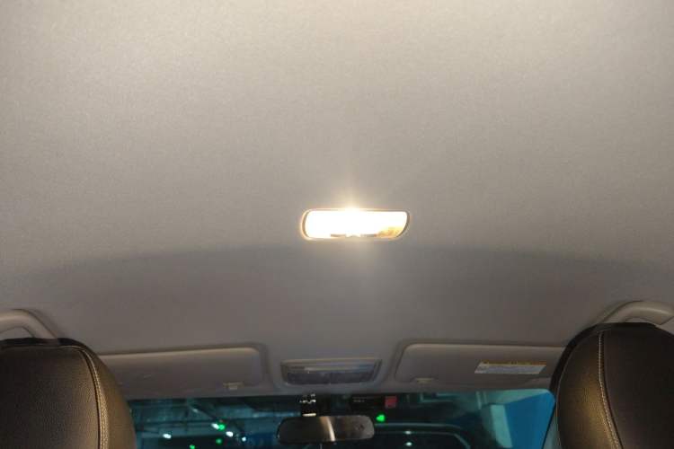 Used Honda Vezel 2015 1.5L CVT two-wheel drive Comfort trim Headliner