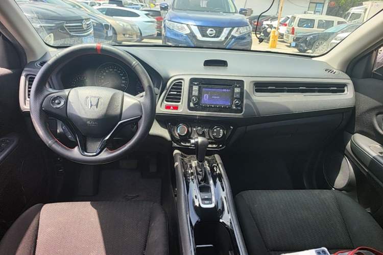 Used Honda Vezel 2015 1.5L CVT two-wheel drive Comfort trim Interior 2