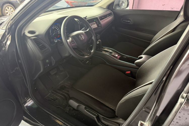 Used Honda Vezel 2015 1.5L CVT two-wheel drive Comfort trim Interior 2