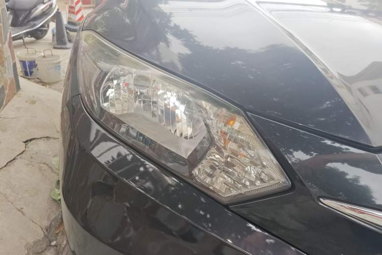 Used Honda Vezel 2015 1.5L CVT two-wheel drive Comfort trim Right Front Headlight