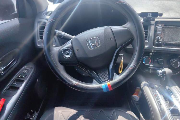 Used Honda Vezel 2015 1.5L CVT two-wheel drive Comfort trim Steering Wheel