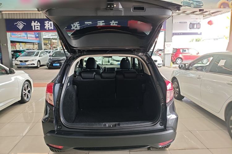 Used Honda Vezel 2015 1.5L CVT two-wheel drive Comfort trim Trunk