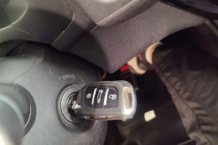 Used Honda Vezel 2015 1.5L CVT two-wheel drive Comfort trim Vehicle Key