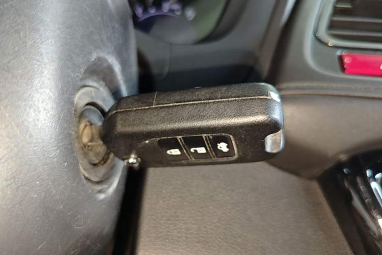 Used Honda Vezel 2015 1.5L CVT two-wheel drive Comfort trim Vehicle Key