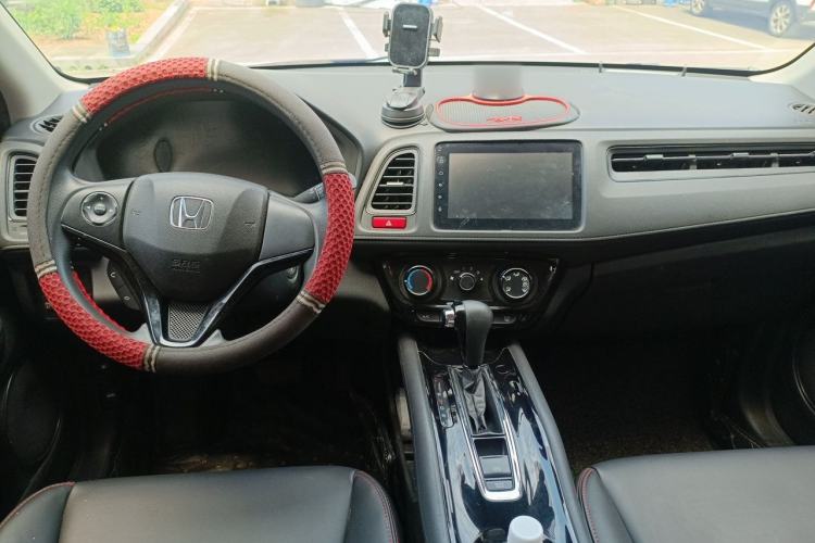 Used Honda Vezel 2015 1.5L CVT two-wheel drive Comfort trim Center Console