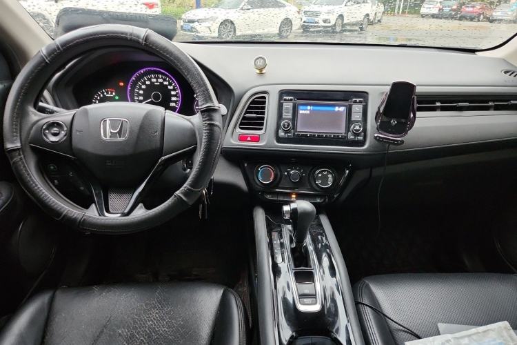 Used Honda Vezel 2015 1.5L CVT two-wheel drive Comfort trim Center Console