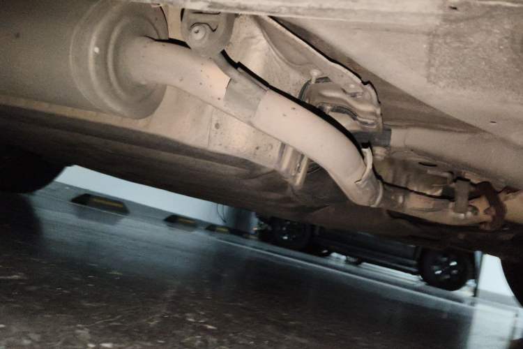 Used Honda Vezel 2015 1.5L CVT two-wheel drive Comfort trim Chassis Front Right