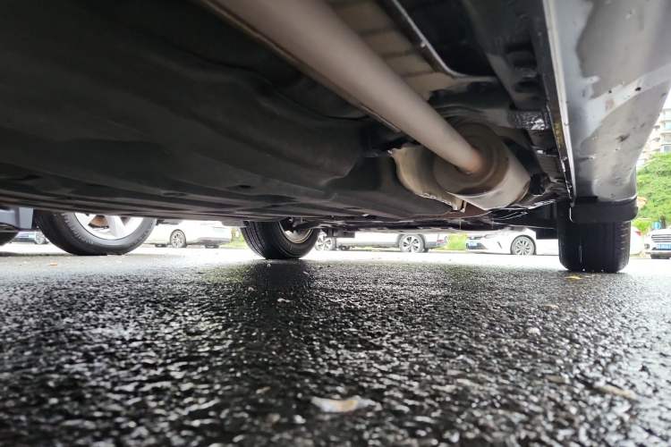 Used Honda Vezel 2015 1.5L CVT two-wheel drive Comfort trim Chassis Rear Right